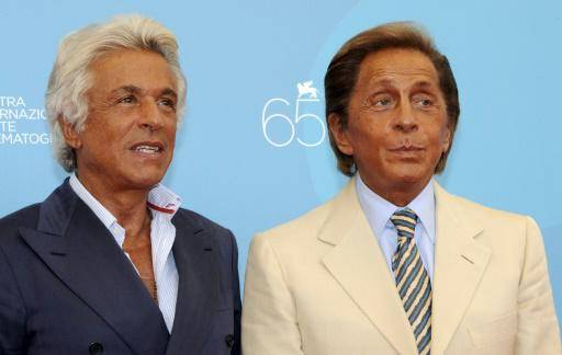 Muere el diseñador italiano Valentino, creador del icónico rojo que lleva su nombre