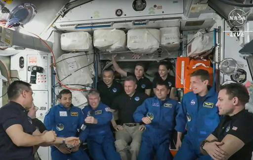 Astronautas de SpaceX Dragon entran en la Estación Espacial Internacional