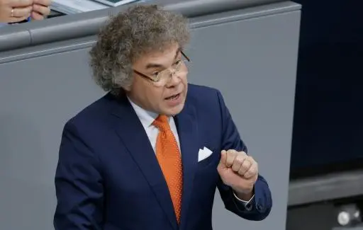 Un diputado de extrema derecha es procesado en Alemania por hacer el saludo nazi en el Parlamento