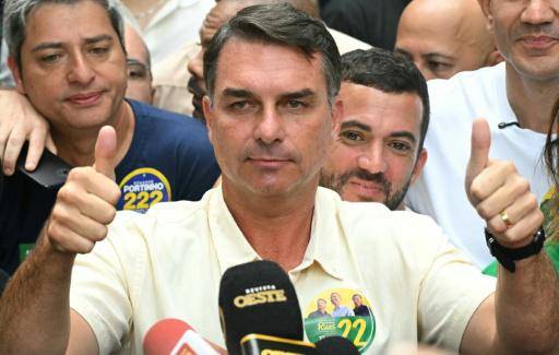 ¿Qué propulsó a Flávio Bolsonaro a ser favorito a la presidencia de Brasil?