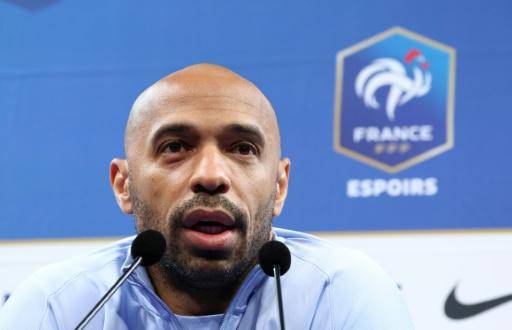 El relevo de la llama llega a París para elevar la fiebre olímpica