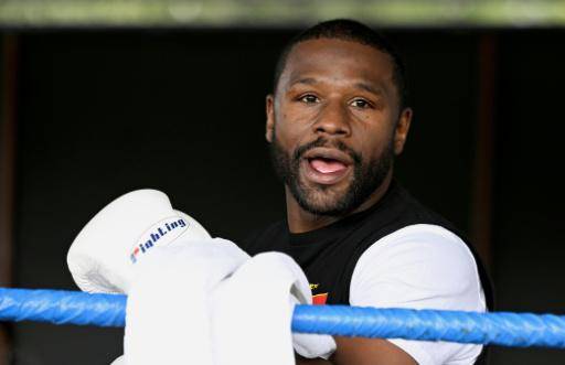 Floyd Mayweather anuncia que vuelve al boxeo