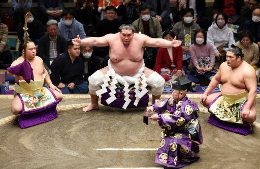 El sumo se abre al mundo en respuesta a su creciente popularidad