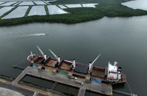 Comandos de guardacostas se enfrentan a narcos Spiderman en Guayaquil