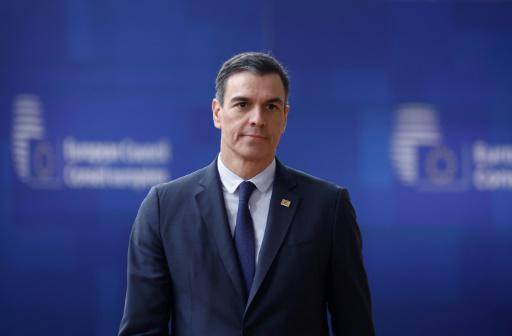 El español Pedro Sánchez llega a la cumbre de mandatarios de la Unión Europea, el 23 de marzo de 2023 en Bruselas