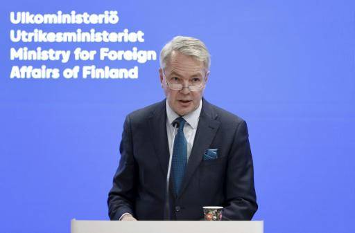 El ministro finlandés Pekka Haavisto habla durante la rueda de prensa que dio el 30 de enero de 2023 en Helsinki