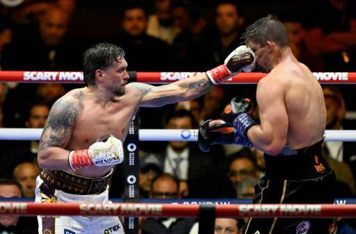 Boxeo: Ucraniano Oleksandr Usyk vence a neerlandés Verhoeven y retiene sus títulos
