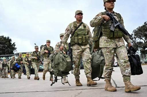 Perú elige en un reñido balotaje a su noveno presidente en 10 años