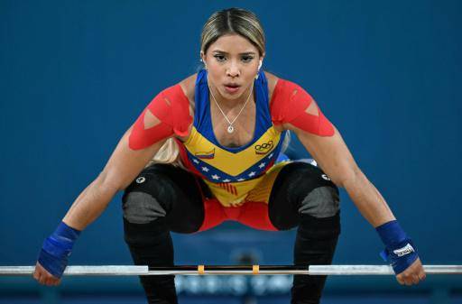 La china Zhihui Hou es oro en halterofilia -49 kilos, sin medallas latinas