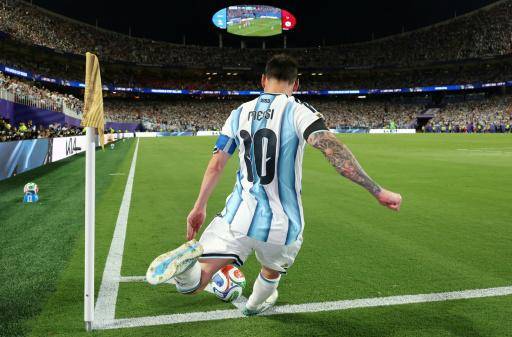 Messi se sumerge en las aguas desconocidas de Inglaterra