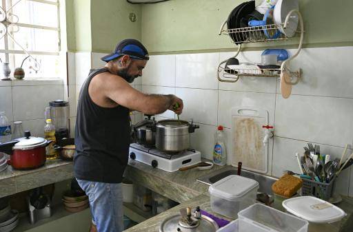 En Cuba, resolver la crisis día tras día pasa factura