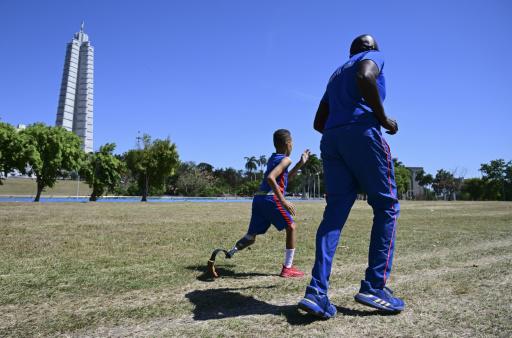 Ya quiero que me operen: el sueño en pausa de ser atleta de un niño cubano