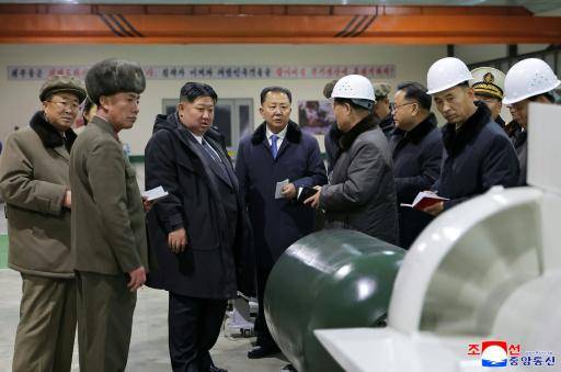 Kim visita submarinos de propulsión nuclear mientras Putin elogia su alianza inquebrantable