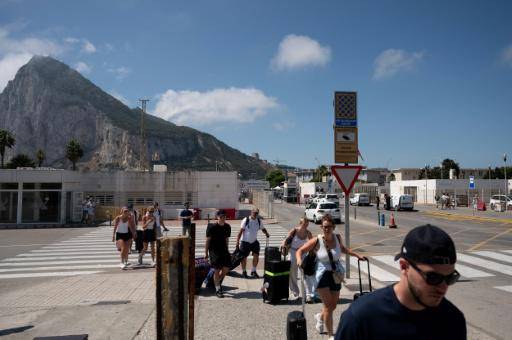 Gibraltar entra en una nueva era con la eliminación de los controles fronterizos con España
