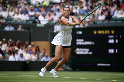 Sinner, Djokovic y Sabalenka siguen firmes en Wimbledon