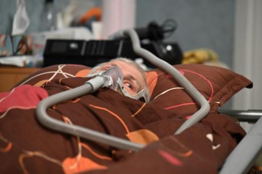 La tortura de los enfermos en Ucrania para mantener sus respiradores en marcha
