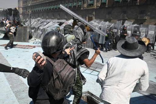 Más de 100 lesionados deja una multitudinaria marcha antigubernamental en México