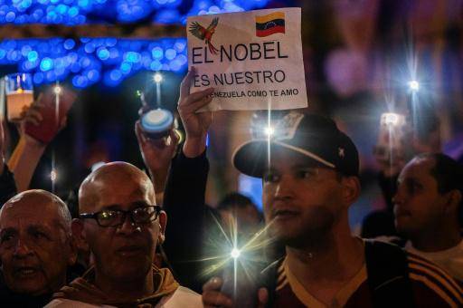 La madre de Machado llega a Oslo y afirma que espera que su hija recoja el Nobel en persona