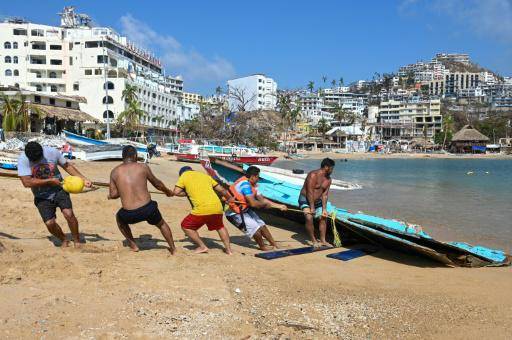 Acapulco apenas asoma la cabeza dos semanas después del azote de huracán Otis