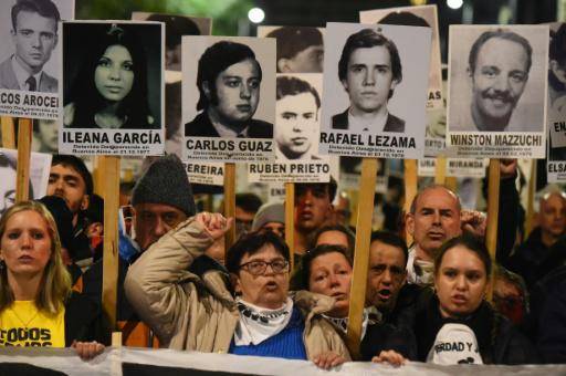 Una multitudinaria marcha exige poner fin a la impunidad por los desaparecidos en Uruguay