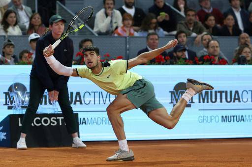 Carlos Alcaraz durante su derrota ante Andrey Rublev en los cuartos de final del Masters 1000 de Madrid, el 1 de mayo de 2024
