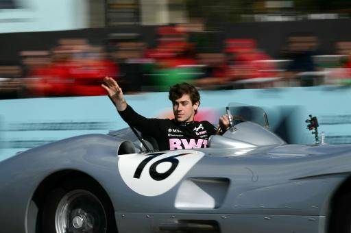 Antonelli defiende su histórico liderato en el regreso de la F1 en Miami