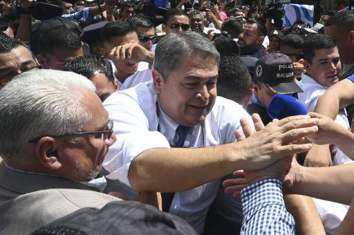 El expresidente hondureño indultado por Trump estará en libertad durante su juicio por corrupción