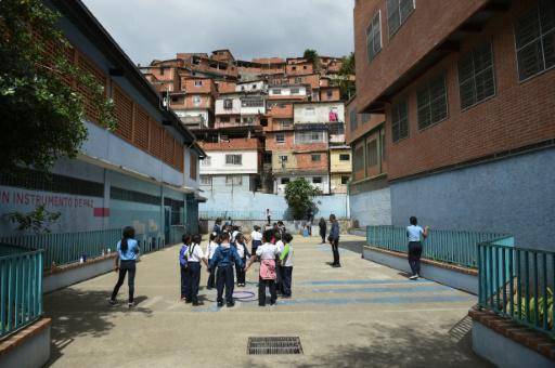Escuelas contra balas: simulacros antitiroteos en zonas pobres de Venezuela