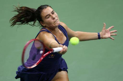 Estadounidense Navarro revela su batalla contra una enfermedad y cierra su temporada