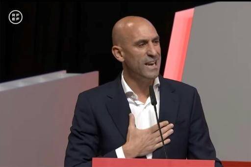 Tras la FIFA, Rubiales al borde de otra suspensión en España por el beso a Hermoso