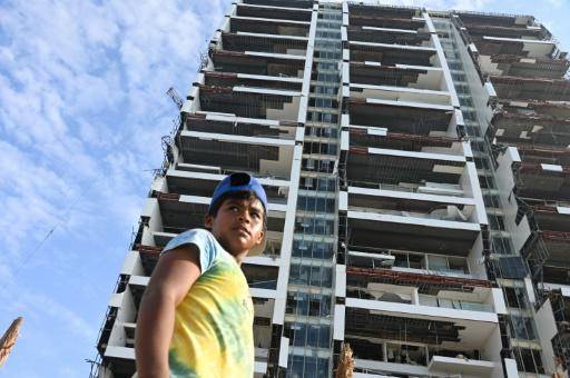 Acapulco apenas asoma la cabeza dos semanas después del azote de huracán Otis
