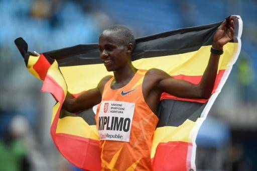 Kiplimo pulveriza el récord del mundo de la media maratón