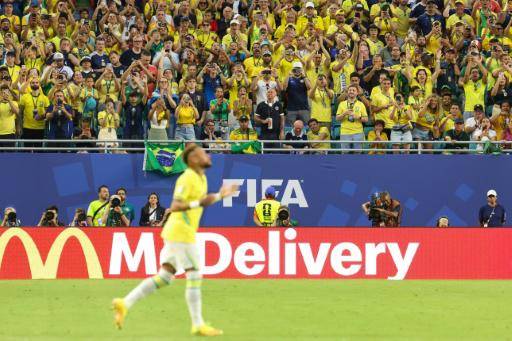 Neymar debuta en su cuarto Mundial