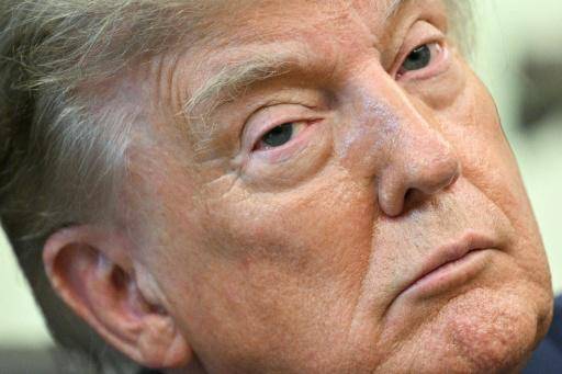 Un ministro griego elogia a Trump por endurecer la política migratoria en Europa