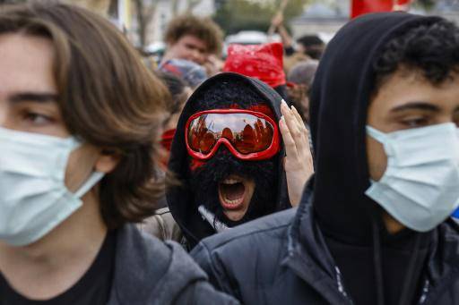 Unos 50 detenidos en Turquía en una investigación contra el alcalde opositor de Estambul