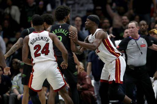 La NBA suspende a cinco jugadores por la trifulca entre Heat y Pelicans
