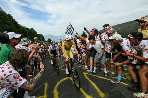 Tengo que mantener los pies en el suelo, insiste Evenepoel en el Tour