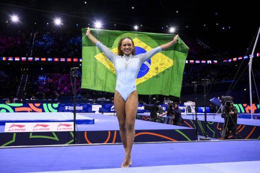 La brasileña Rebeca Andrade logra el oro en salto en Mundiales de gimnasia artística