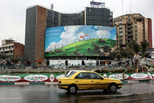 Mural antiestadounidense en un edificio de Teherán, el 4 de febrero de 2026