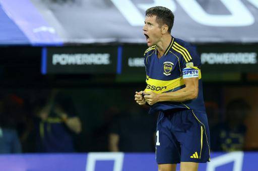 El volante de Boca Juniors, Ander Herrera, celebra un gol de su equipo en Copa Libertadores ante Barcelona de Ecuador, en La Bombonera de Buenos Aires, el 14 de abril de 2026