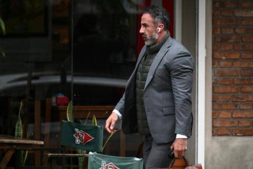 El neurocirujano argentino Leopoldo Luque acude a una audiencia del juicio por la muerte del exfutbolista argentino Diego Maradona, en San Isidro, el 9 de junio de 2026