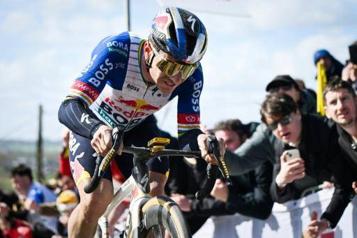 El corredor belga del Red Bull-BORA, Remco Evenepoel, durante el Tour de Flandes, en Haaltert (Bélgica) el 5 de abril de 2026