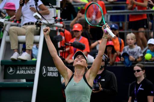Paula Badosa tras ganar a Coco Gauff en la segunda ronda del torneo de tenis femenino de Berlín (Alemania), el 17 de junio de 2026
