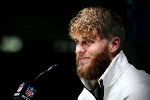 Cooper Kupp, de los Seattle Seahawks, habla con los medios de comunicación durante la Noche de Apertura del Super Bowl LX en el Centro de Convenciones McEnery de San José el 2 de febrero de 2026 en San José, California