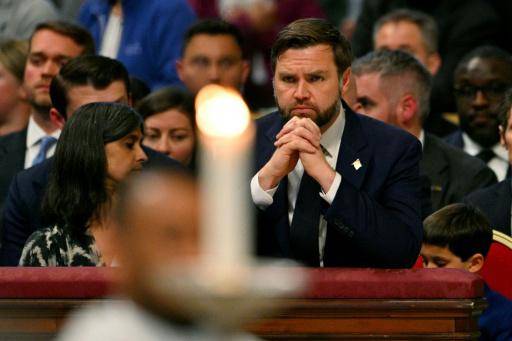 El vicepresidente JD Vance y el Vaticano se han enfrentado por la política migratoria, y el papa León XIV ha condenado la política de la Casa Blanca sobre las deportaciones masivas.