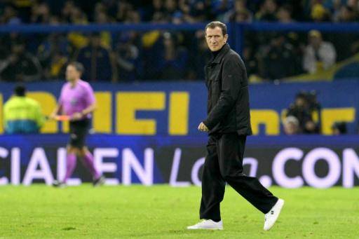 El entrenador de Boca Juniors, Rodolfo Arruabarrena, se retira al finalizar el partido de ida de los cuartos de final de la Copa Sudamericana entre el Boca Juniors de Argentina y el São Paulo de Brasil, disputado en el estadio La Bombonera de Buenos Aires el 8 de septiembre de 2026