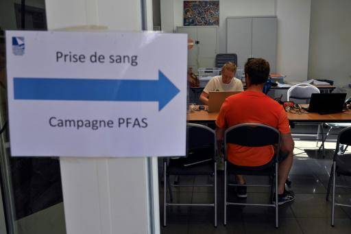 Durante una campaña de detección de PFAS en los cuerpos humanos, en Braine le Château, en Bélgica, el 19 de junio de 2025