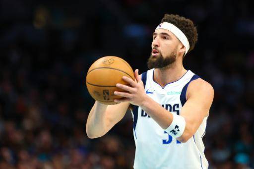 Klay Thompson durante un partido con los Dallas Mavericks en enero de 2025