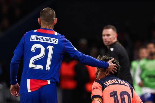 Lucas Hernandez (izquierda), del PSG, toca la cabeza a Lamine Yamal, del Barça, en la victoria de los franceses en la Liga de Campeones. En París, el 20 de octubre de 2026