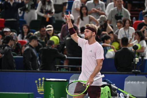 El tenista español Alejandro Davidovich celebra su clasificación para la final del Masters 1000 de Shanghái tras derrotar al alemán Alexander Zverev, en Shanghái el 17 de octubre de 2026